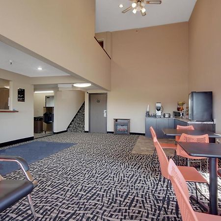Americas Quality Inn & Suites - Finlayson Bagian luar foto