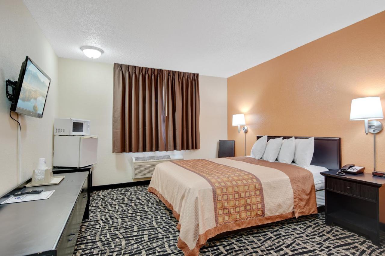 Americas Quality Inn & Suites - Finlayson Bagian luar foto