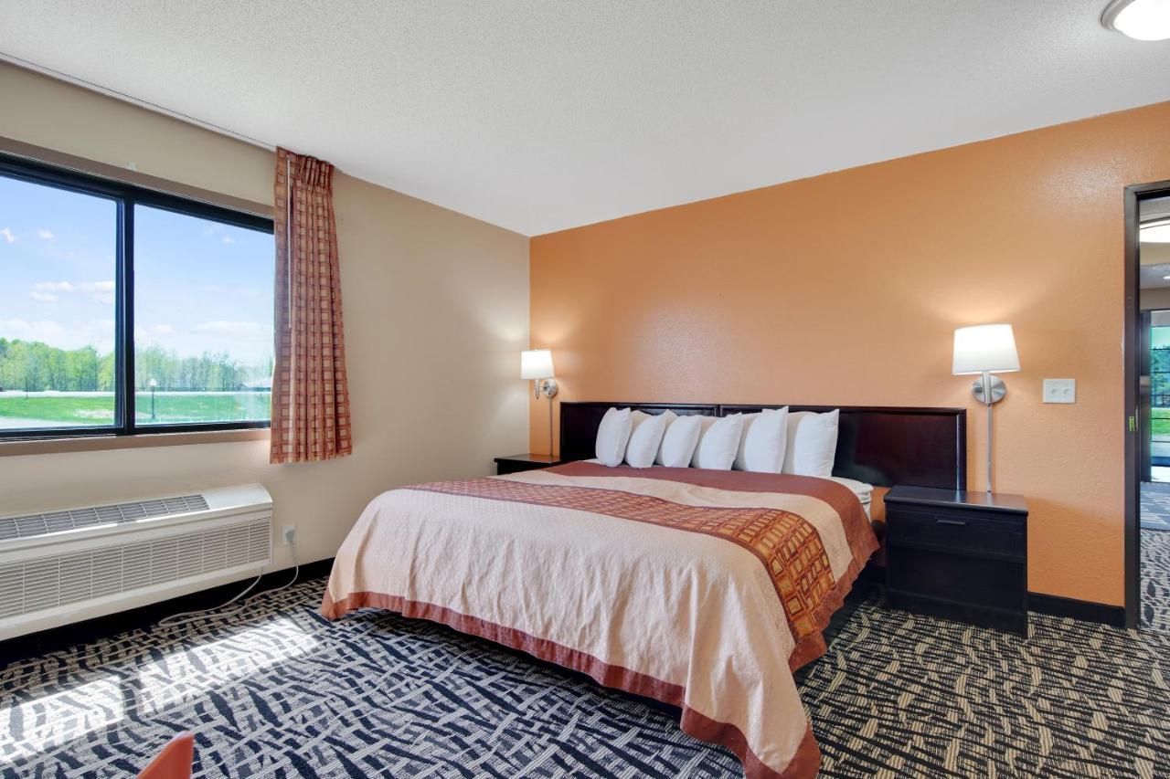 Americas Quality Inn & Suites - Finlayson Bagian luar foto