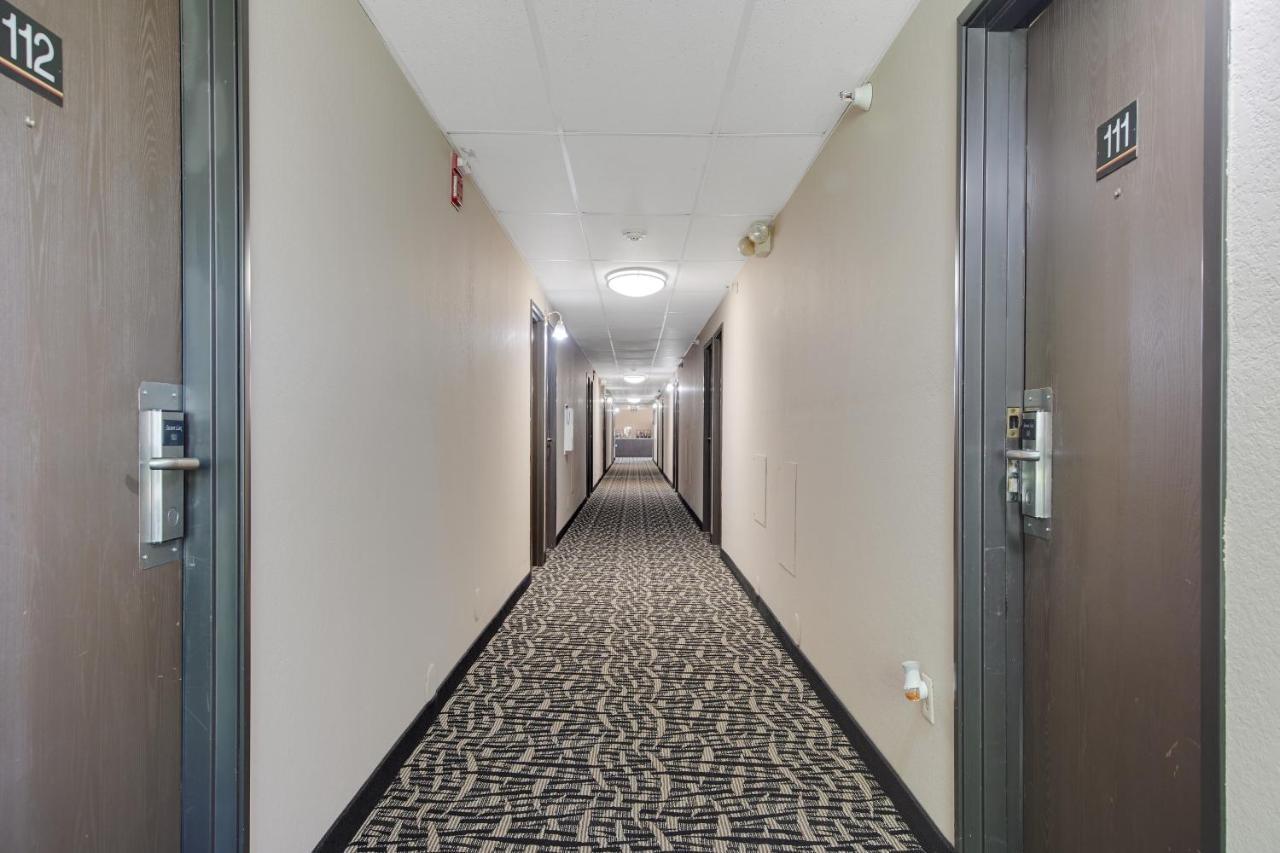 Americas Quality Inn & Suites - Finlayson Bagian luar foto