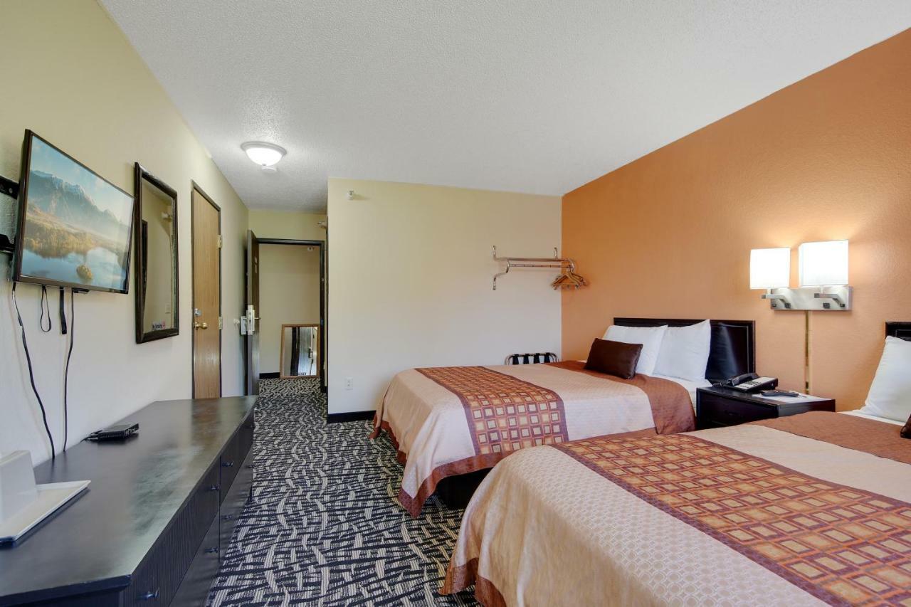 Americas Quality Inn & Suites - Finlayson Bagian luar foto